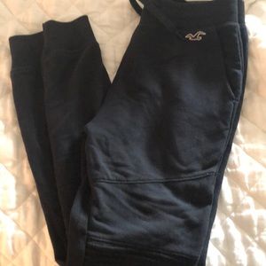 Hollister joggers